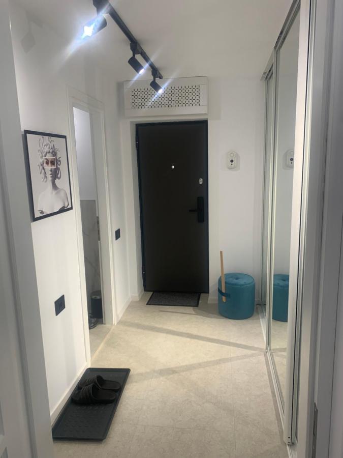 Prosper Plaza Aparthotel Boekarest Buitenkant foto